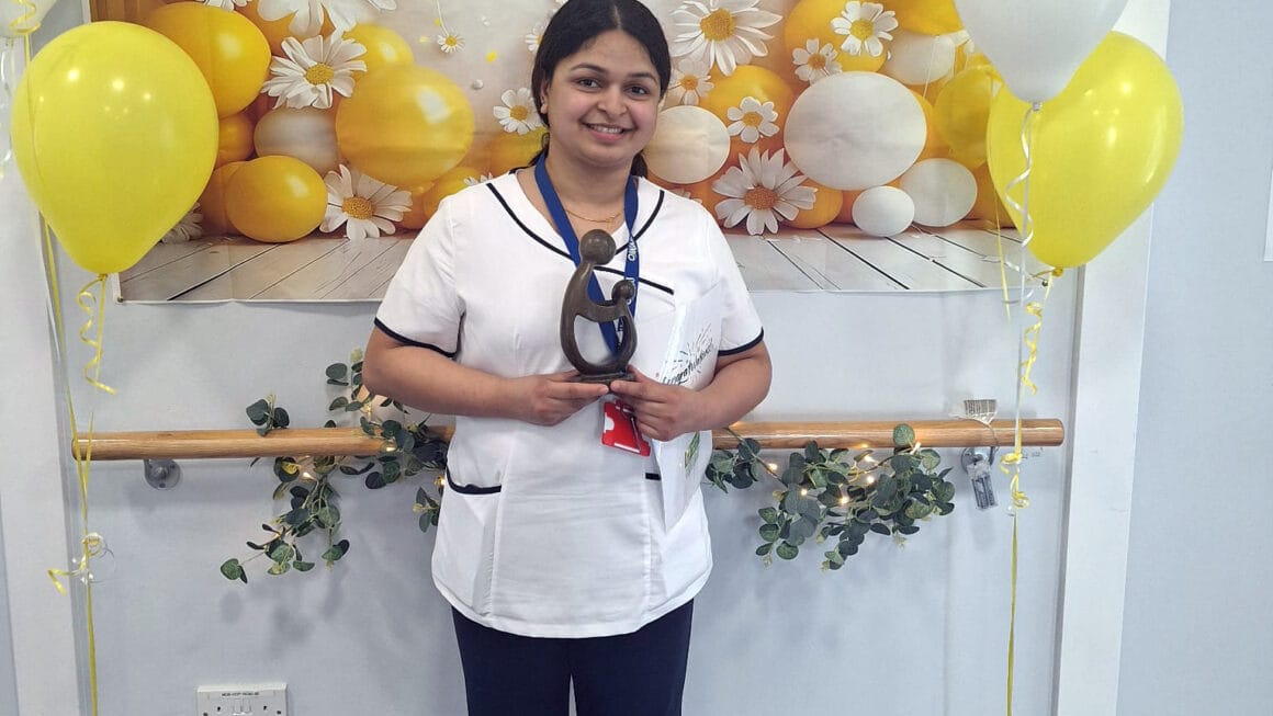 2025 നഴ്സസ് ദിനത്തിൽ മലയാളി നഴ്സ് ലിയ മേരി ജോസിന് പ്രശസ്തമായ DAISY അവാർഡ്