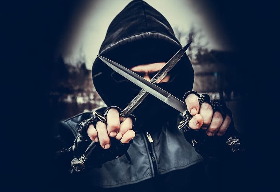 ഇന്ത്യക്കാരന്  നേരെ വീണ്ടും വംശീയ ആക്രമണം – കുത്തേറ്റതായി  റിപ്പോർട്ട്