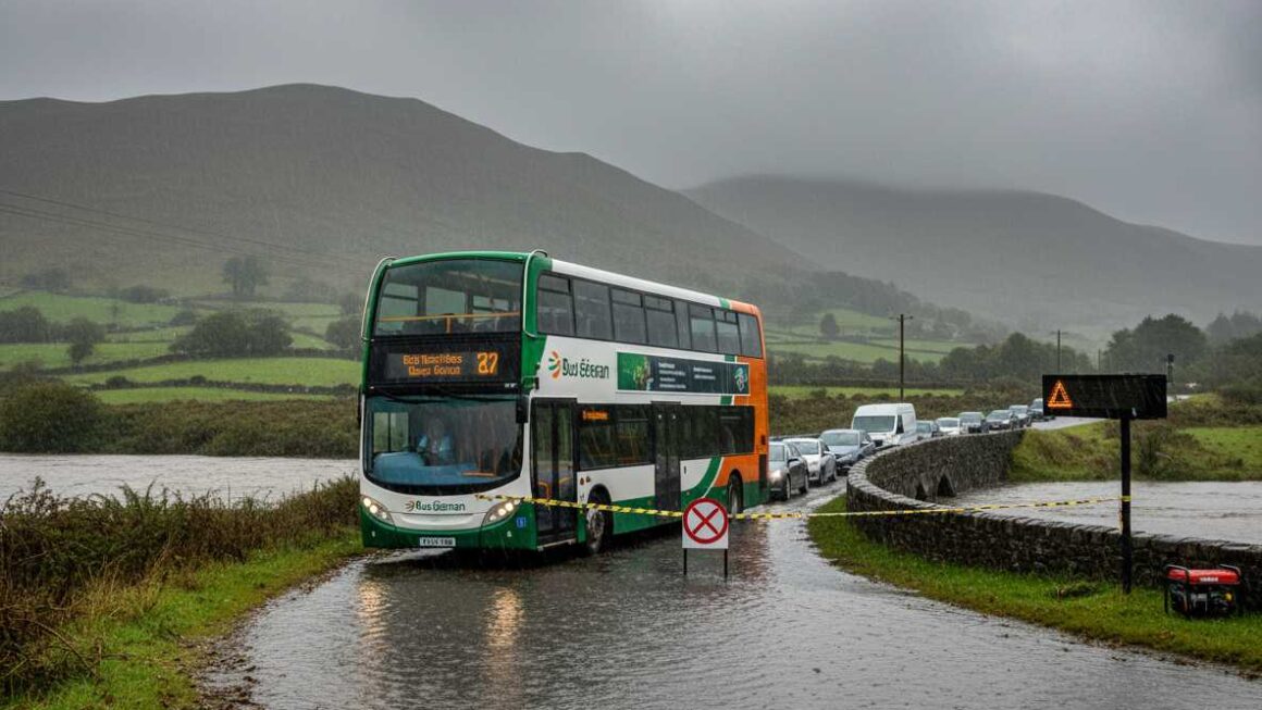കോർക്കിലും കെറിയിലും ഉടനീളം വ്യാപകമായ കാലതാമസങ്ങളും വഴിതിരിച്ചുവിടലുകളും ഉണ്ടാകുമെന്ന് ബസ് ഐറിൻ മുന്നറിയിപ്പ് നൽകി.