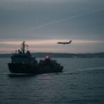 ഐറിഷ് കടലിലെ നിഗൂഢമായ 'ഡാർക്ക് വെസ്സൽ' സെലെൻസ്കിയുടെ ഡബ്ലിൻ വിമാനത്തിന് സമീപമുണ്ടായ ഡ്രോൺ സംഭവവുമായി ബന്ധമോ?