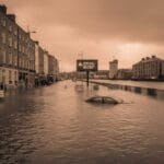 കനത്ത മഴയും പ്രളയവും: സ്‌കൂളുകള്‍ക്ക് അവധിയും , വര്‍ക്ക്ഫ്രം ഹോം നിര്‍ദേശങ്ങളും പ്രഖ്യാപിച്ചു